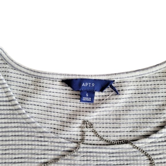 NWT Apt 9 Top Open Ladder Sleeves White Grey Stripe Size Small Necklace Included - Picture 10 of 14